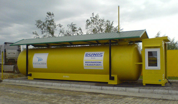 Mobilne naftne pumpe sa agregatima i informacionom opremom